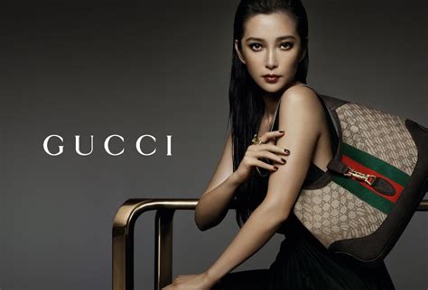 comerciales de ropa y zapatos de gucci|gucci es ropa.